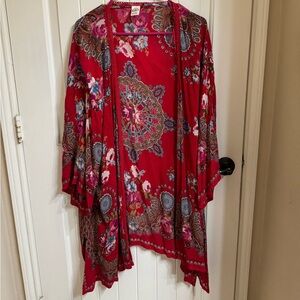 FLORAL | RED | LOOSE | WORN